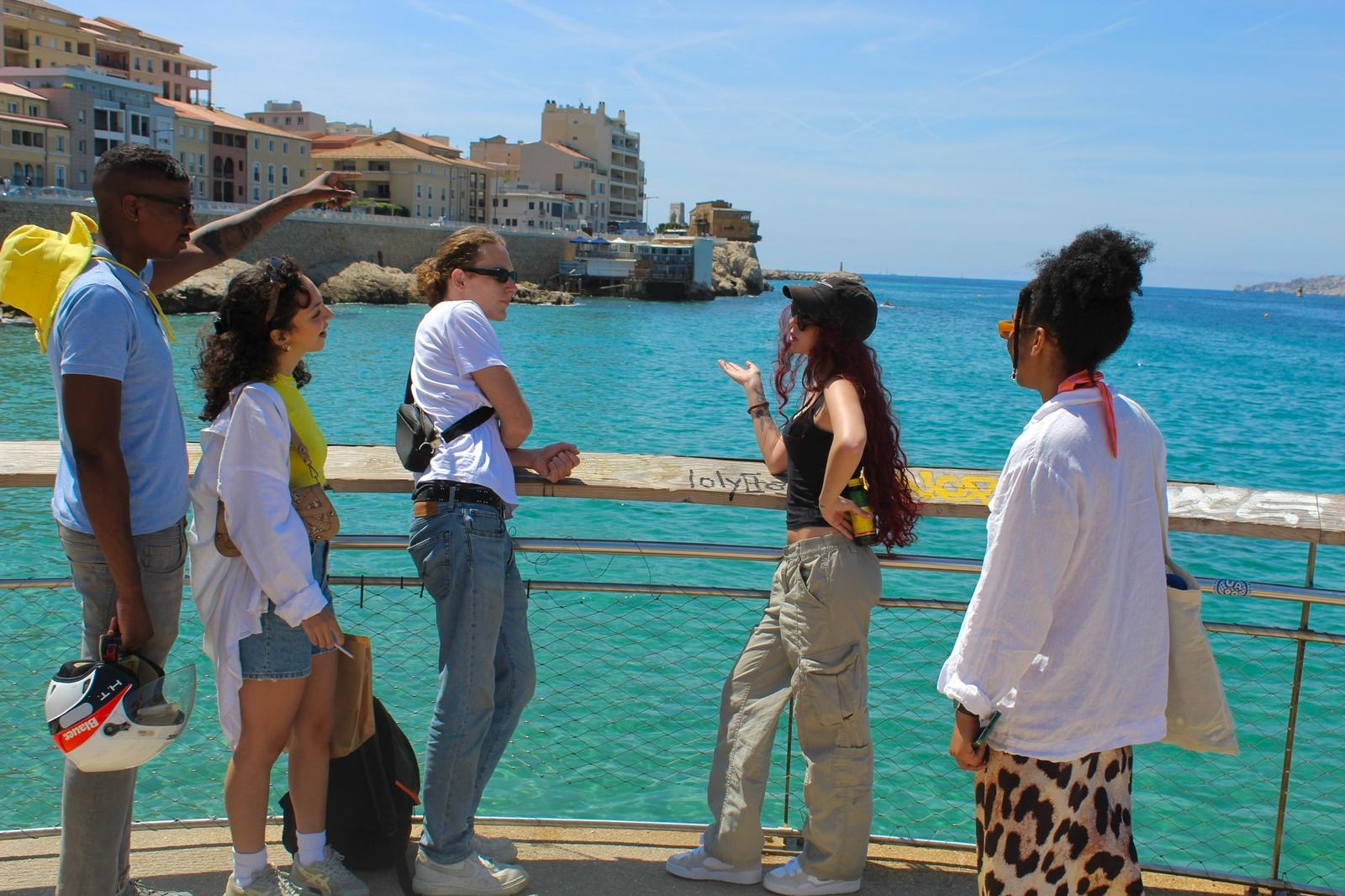 Le slow tourisme: redécouvrir le plaisir du voyage sans pression à Marseille et ses alentours image de présentation